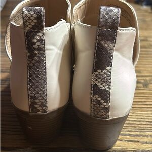 Women’s fashion boots! Size 9 1/2